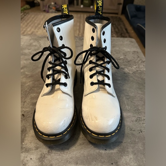 Doc Martens-Boots- Size 7 - Picture 4 of 10